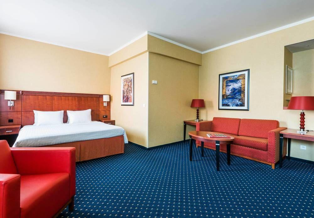 Courtyard By Marriott Prague City Exterior foto