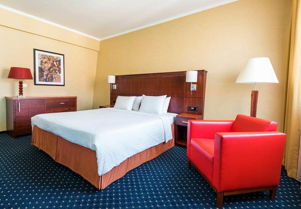 Courtyard By Marriott Prague City Exterior foto