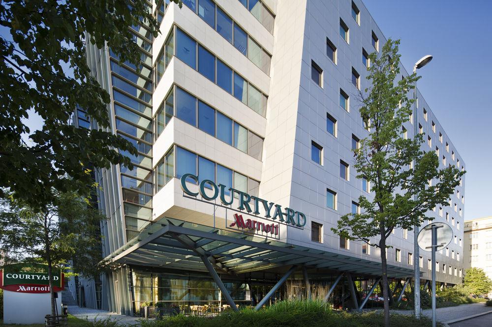 Courtyard By Marriott Prague City Exterior foto