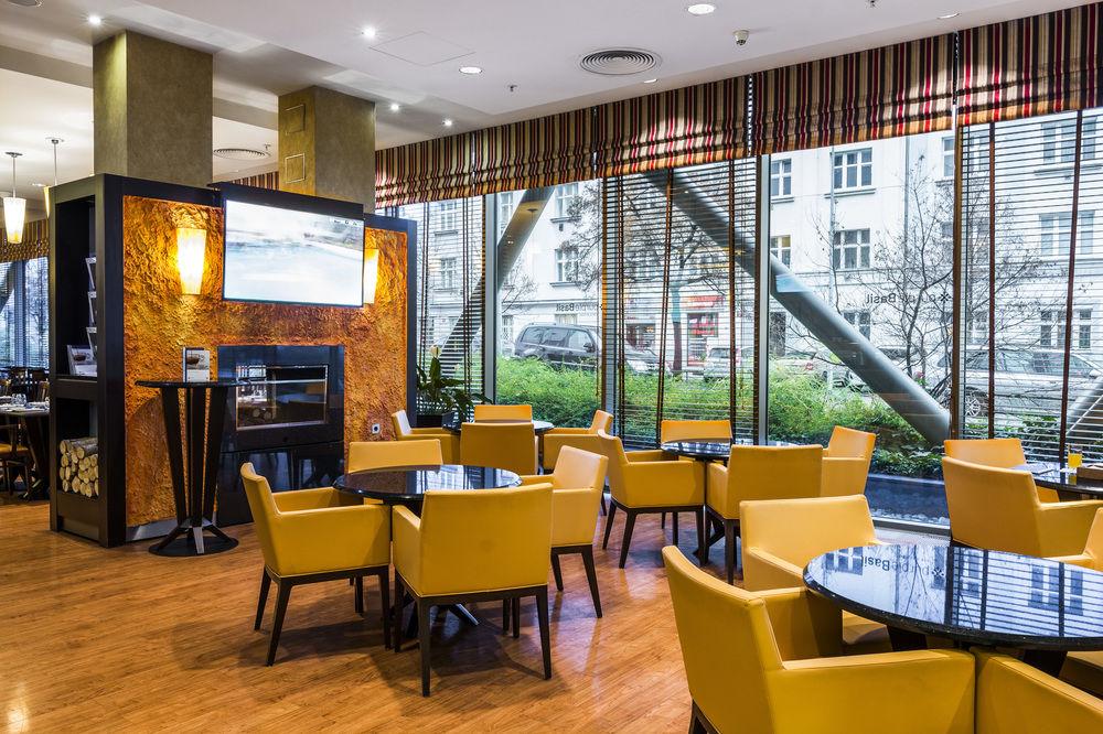 Courtyard By Marriott Prague City Exterior foto