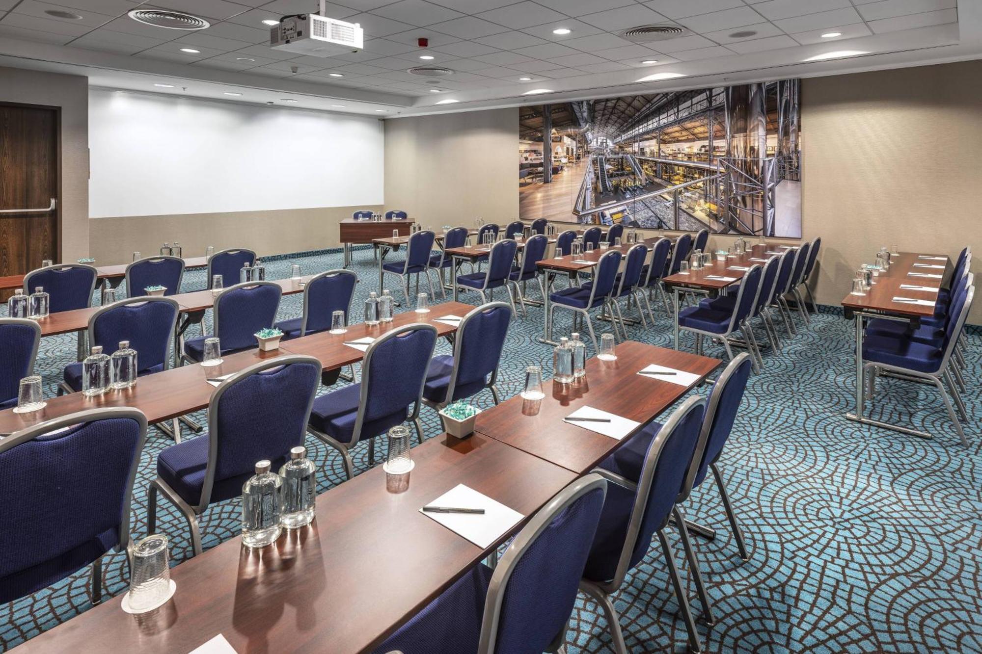 Courtyard By Marriott Prague City Negócio foto