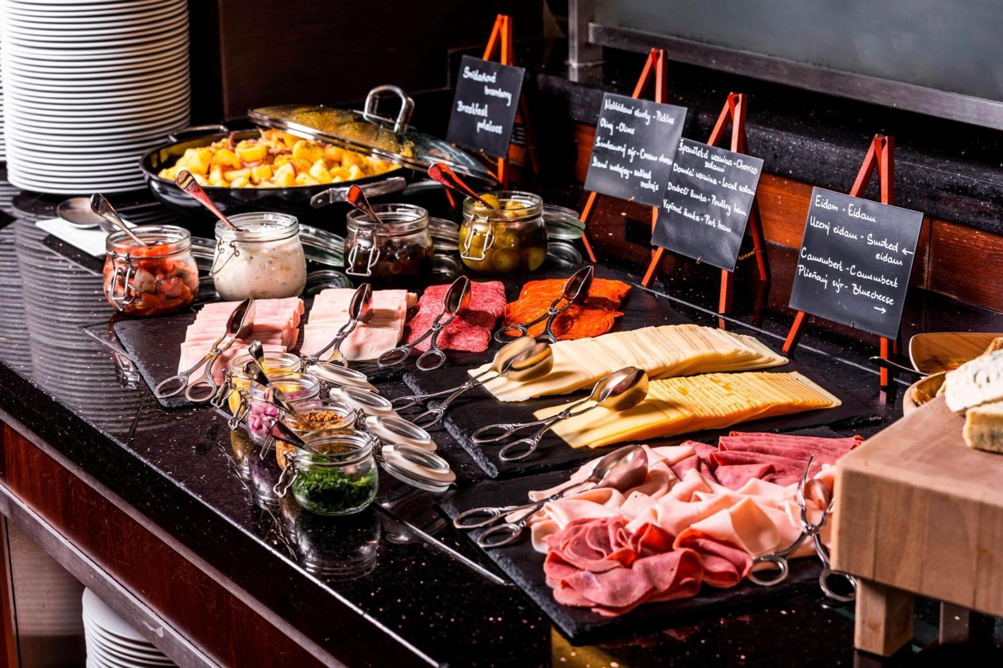 Courtyard By Marriott Prague City Restaurante foto